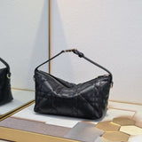 TRAVEL NOMAD Clutch