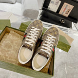 Women's Ace Series Ebony GG Supreme Bee Print Sneakers |550051 9N050 8465