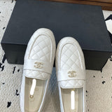 Women's White Lambskin Diamond-Quilted CC Buckle Loafers |G36646 X01000 0P193