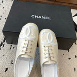 Women's White Quilted Lambskin Lace-Up Ballet Flats G24762