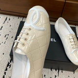 Women's White Quilted Lambskin Lace-Up Ballet Flats G24762