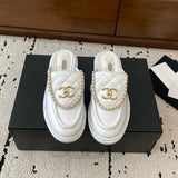 Women's Chain-Detail Diamond-Quilted Buckle Mule (White Calfskin) |G45474 X01000 10601