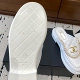 Women's Chain-Detail Diamond-Quilted Buckle Mule (White Calfskin) |G45474 X01000 10601