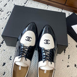 Women's Black and White Two-Tone Patent Leather Lace-Up Oxford/Derby Shoes| G34083