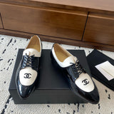 Women's Black and White Two-Tone Patent Leather Lace-Up Oxford/Derby Shoes| G34083