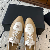 Women's Double C Logo Beige/White Color-Block Oxford Shoes, Chanel-Style Pointed-Toe Flat Derby Shoes |G35823