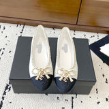 Women's Light Apricot and Black Two-Tone Lambskin Chain-Detail Bow Ballet Flats |G02819 B17983 NZM84
