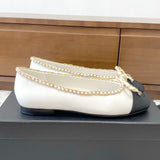 Women's Light Apricot and Black Two-Tone Lambskin Chain-Detail Bow Ballet Flats |G02819 B17983 NZM84