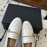Women's White Calfskin Diamond-Quilted Chain-Detail Loafers |G36646 X01000 0P193