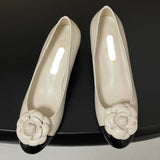 Women's Off-White Leather Camellia-Embellished Chunky Heel Pumps |G45494