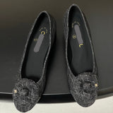 Women's Dark Grey Denim Diamond-Quilted Camellia Chunky Heel Pumps |G32166