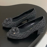 Women's Dark Grey Denim Diamond-Quilted Camellia Chunky Heel Pumps |G32166
