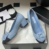 Women's Light Blue Diamond Quilted Embroidered Cowhide Leather Black Coarse Grain Textured Color-Blocked Camellia Print Chunky Mid-Heel Pumps| G39186
