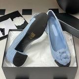 Women's Light Blue Diamond Quilted Embroidered Cowhide Leather Black Coarse Grain Textured Color-Blocked Camellia Print Chunky Mid-Heel Pumps| G39186