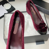 Women's Burgundy Velvet Camellia-Embellished Chunky Heel Pumps |G32166