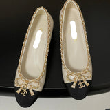 Women's Off-White Lambskin Chain-Detailed Two-Tone Chunky Heel Pumps |G47191