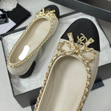 Women's Off-White Lambskin Chain-Detailed Two-Tone Chunky Heel Pumps |G47191