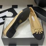 Women's Beige Lambskin Chain-Detailed Two-Tone Bow Ballet Flats |G46663