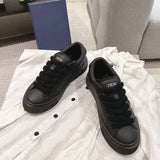 Men's B33 Low-Top Sneakers in Black Grained Calfskin and Black Leather| 3SN303ZAY_H900