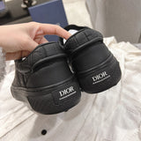 Men's B33 Low-Top Sneakers in Black Grained Calfskin and Black Leather| 3SN303ZAY_H900