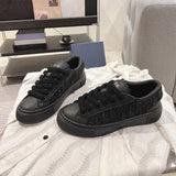 B33 Men's Black Smooth Calfskin Leather Sneakers with Black Oblique Embossed Embroidery| 3SN303ZYQ_H900