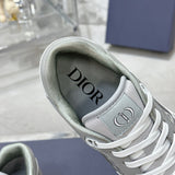 B27 Men's Low-Top Sneakers in Grey Smooth Cowhide Leather with Toned-Down CD Diamond Canvas Accents |3SN272ZPP_H865