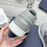 B27 Men's Low-Top Sneakers in Grey Smooth Cowhide Leather with Toned-Down CD Diamond Canvas Accents |3SN272ZPP_H865