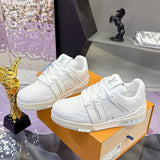Couple's TRAINER Sneakers in White Grained Calfskin (Women's)| 1ACP1Q