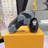 Men's Footprint Soccer Sneakers in Black Cracked-Effect Leather |1AHDRD